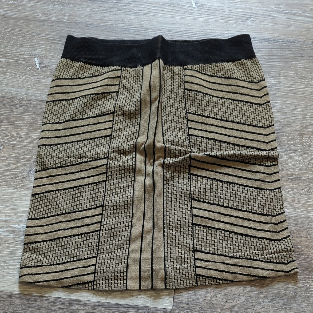 Stylish Black and Tan Skirt
